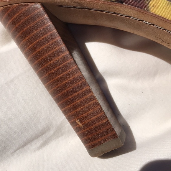 Vince Camuto Strappy Heels - Picture 4 of 5